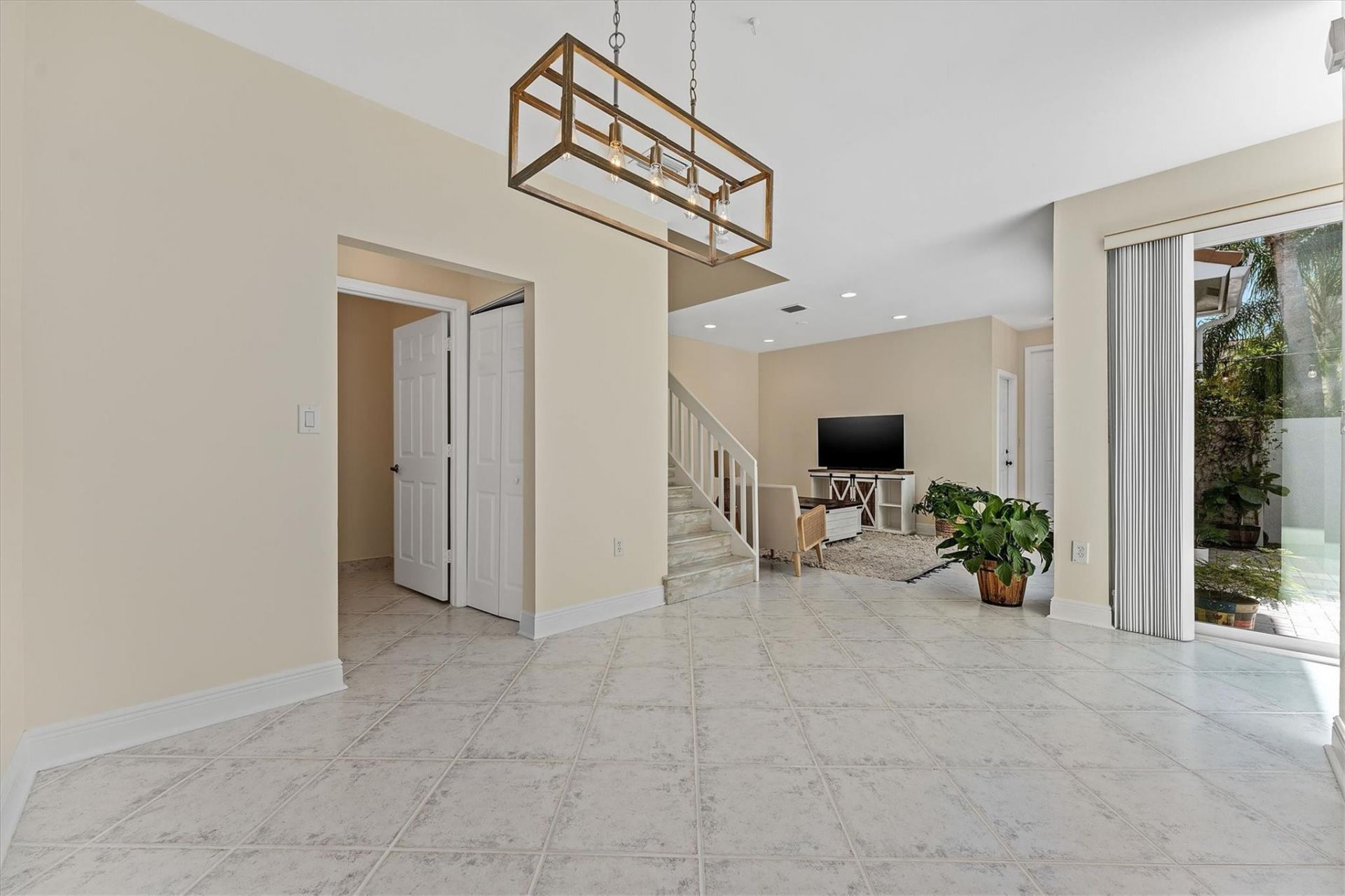 1135 Buttonwood Lane, Hollywood, FL 33019 Photo