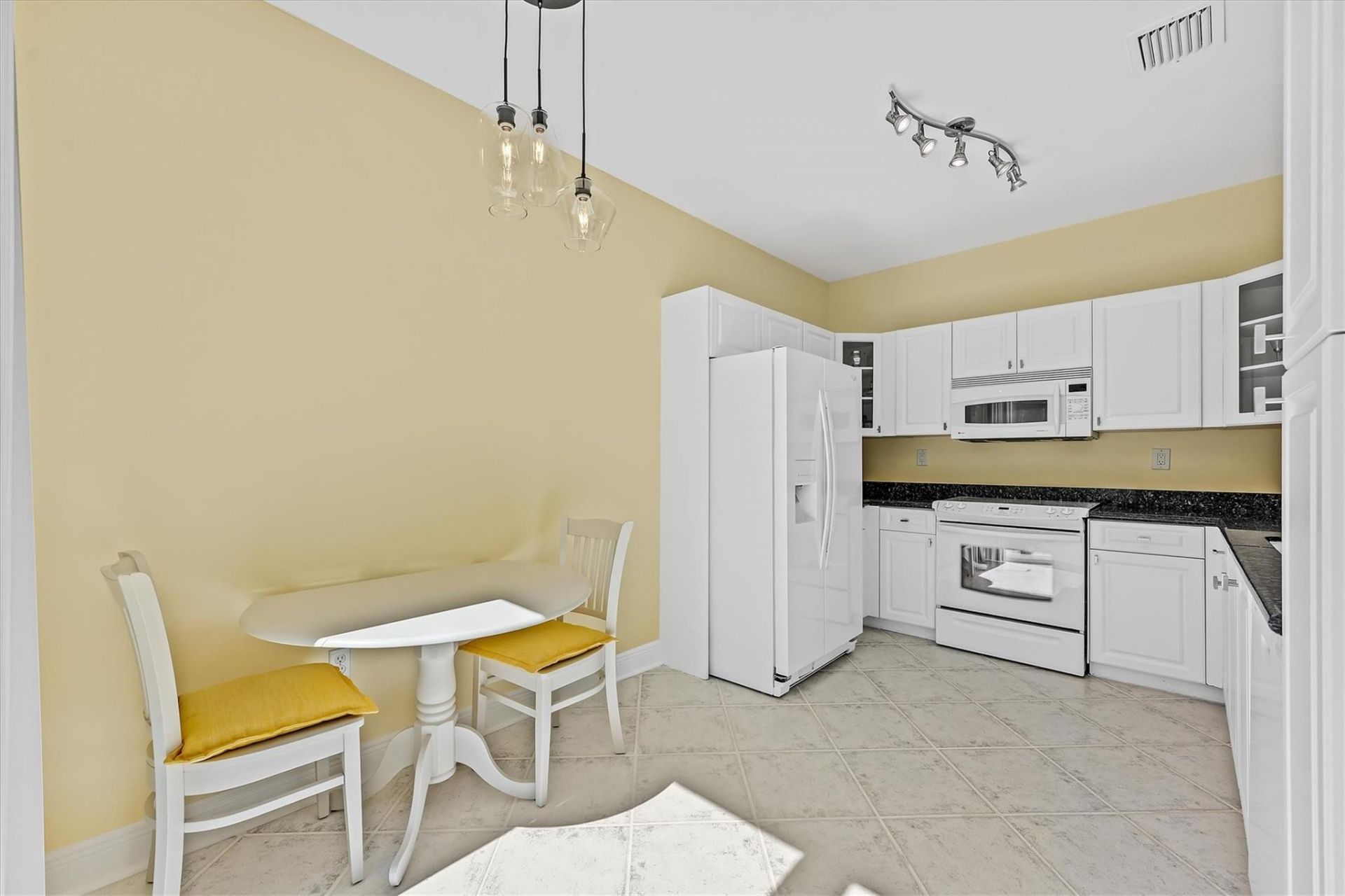 1135 Buttonwood Lane, Hollywood, FL 33019 Photo