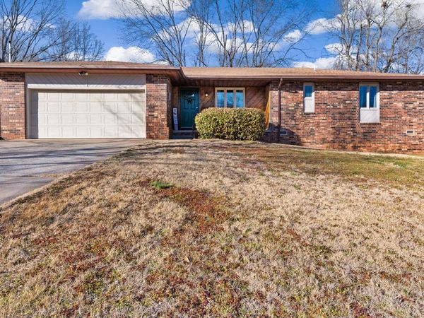 1923 E Valley Water Mill Road, Springfield, MO 65803