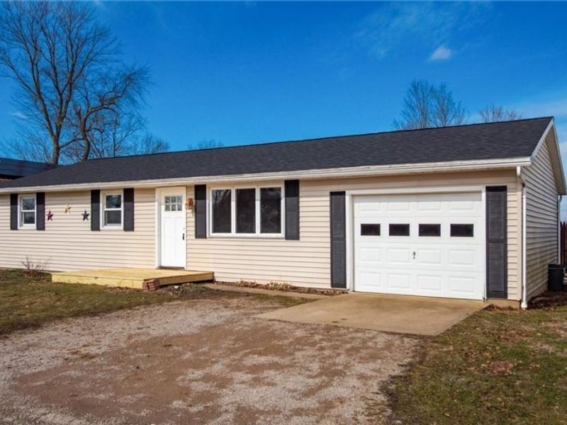 96 Summit Street, Roseville, OH 43777 Photo 2