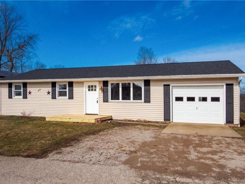 96 Summit Street, Roseville, OH 43777 Photo 3