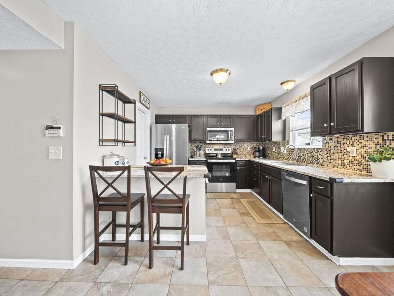 1276 Four Star Drive E, Galloway, OH 43119 Photo 11