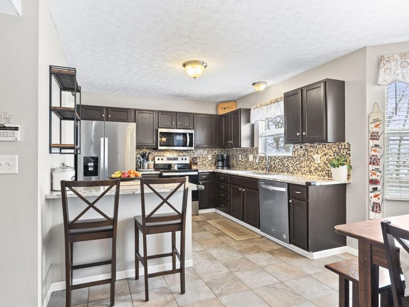 1276 Four Star Drive E, Galloway, OH 43119 Photo 12