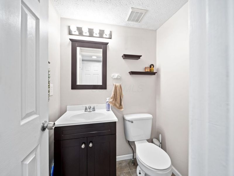 1276 Four Star Drive E, Galloway, OH 43119 Photo 24