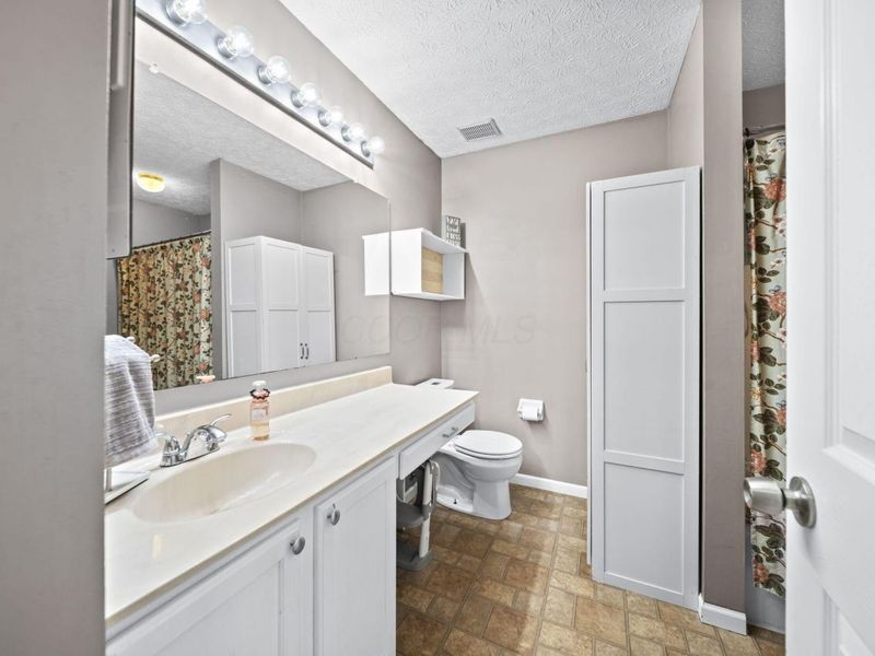 1276 Four Star Drive E, Galloway, OH 43119 Photo 34