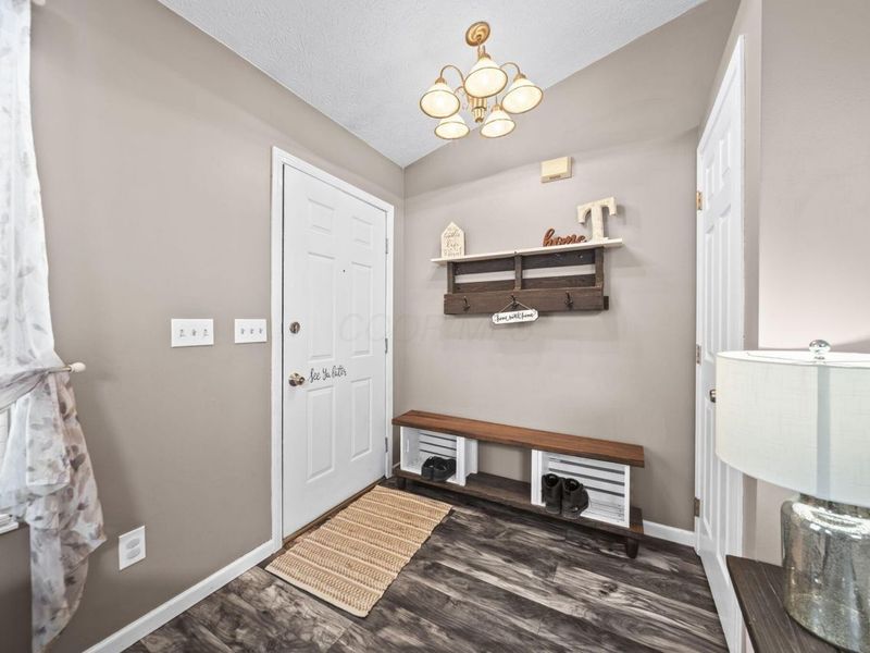 1276 Four Star Drive E, Galloway, OH 43119 Photo 5