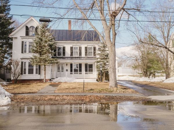 18 Maple Street, Skowhegan, ME 04976