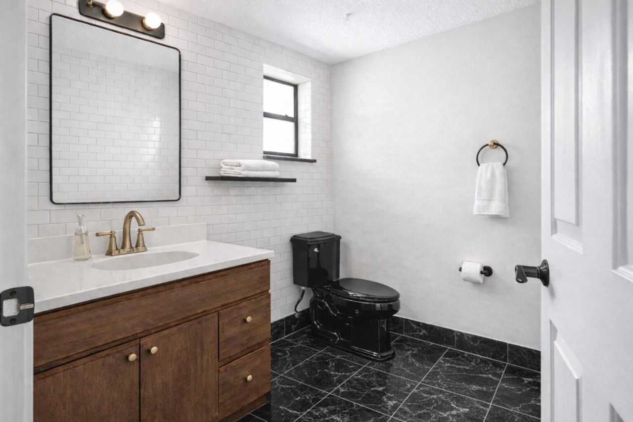 828 Mcintosh Street, West Palm Beach, FL 33405 Photo