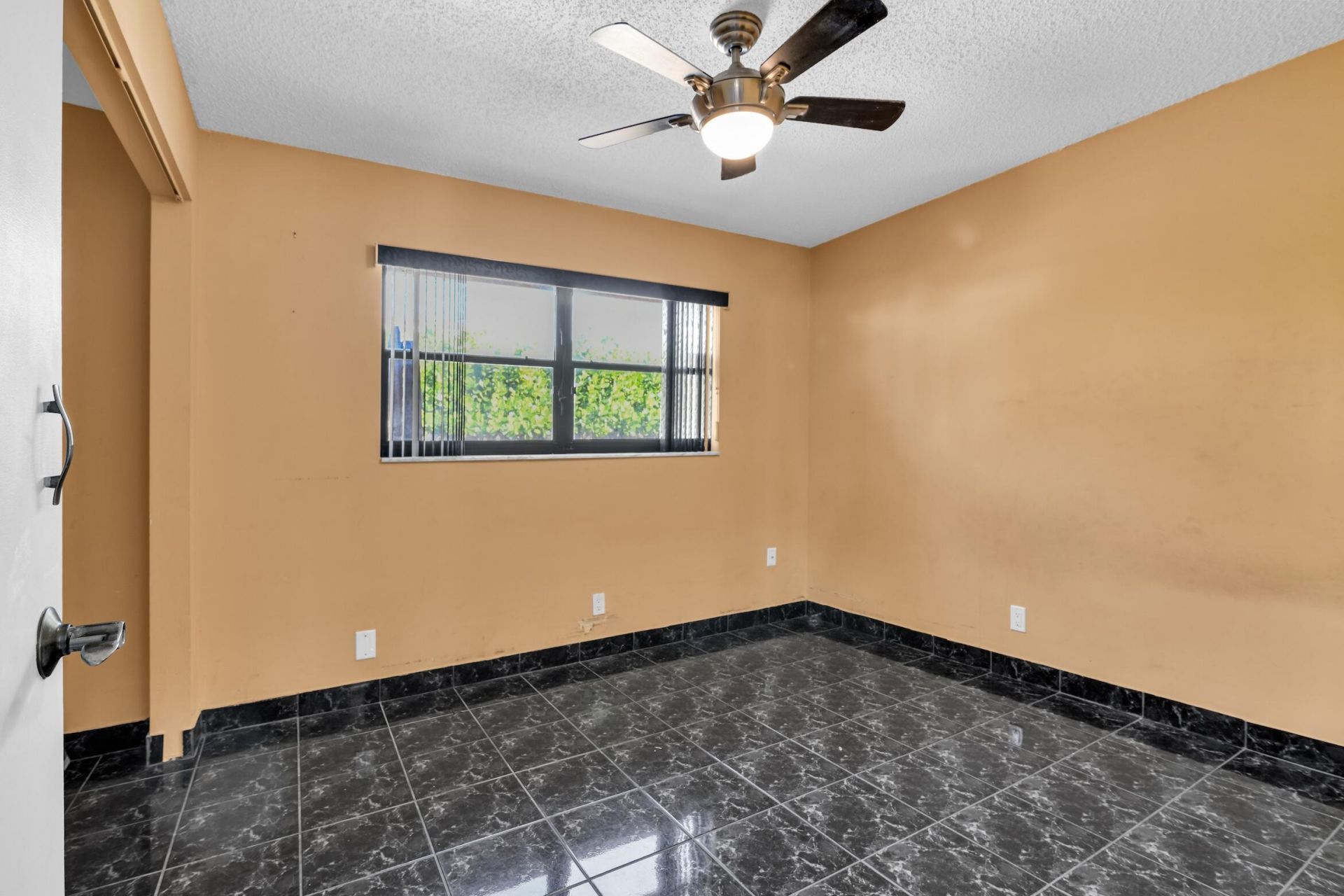 828 Mcintosh Street, West Palm Beach, FL 33405 Photo