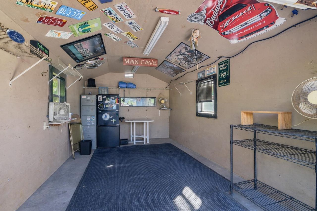 828 Mcintosh Street, West Palm Beach, FL 33405 Photo