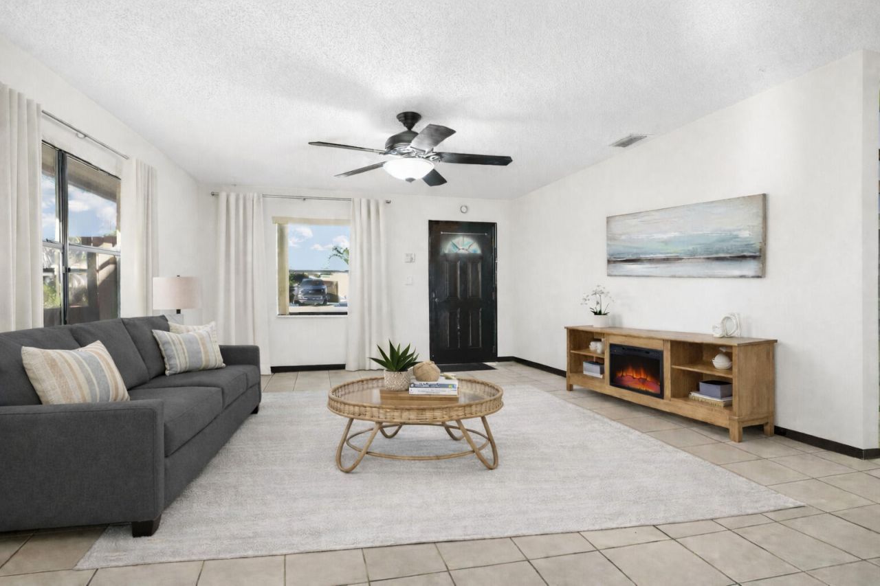 828 Mcintosh Street, West Palm Beach, FL 33405 Photo