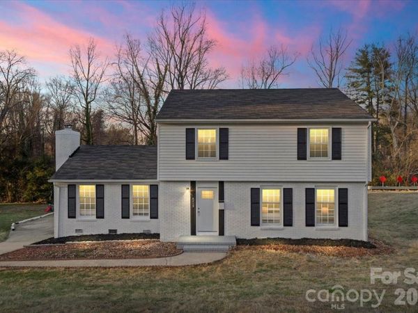 6713 Somersworth Drive, Charlotte, NC 28215