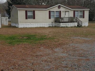 1136 Harristown Road, Bonneau, SC 29431