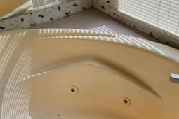 1136 Harristown Road photo 4