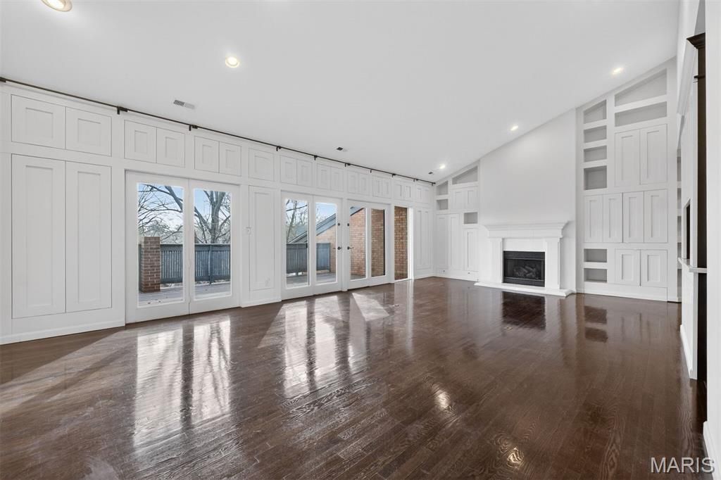 155 N Hanley Road, University City, MO 63105 Main Photo