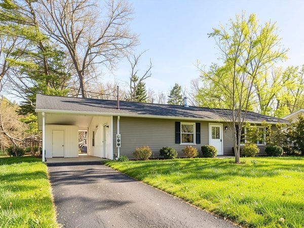 10 Mickelson Ln, Unit 10, Bedford, MA 01730