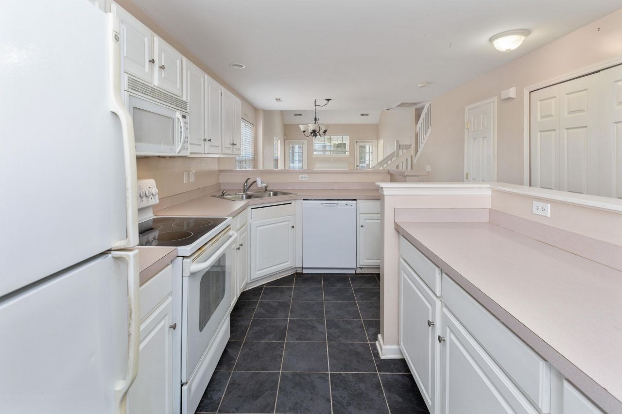 110 Davenport Street Photo 10