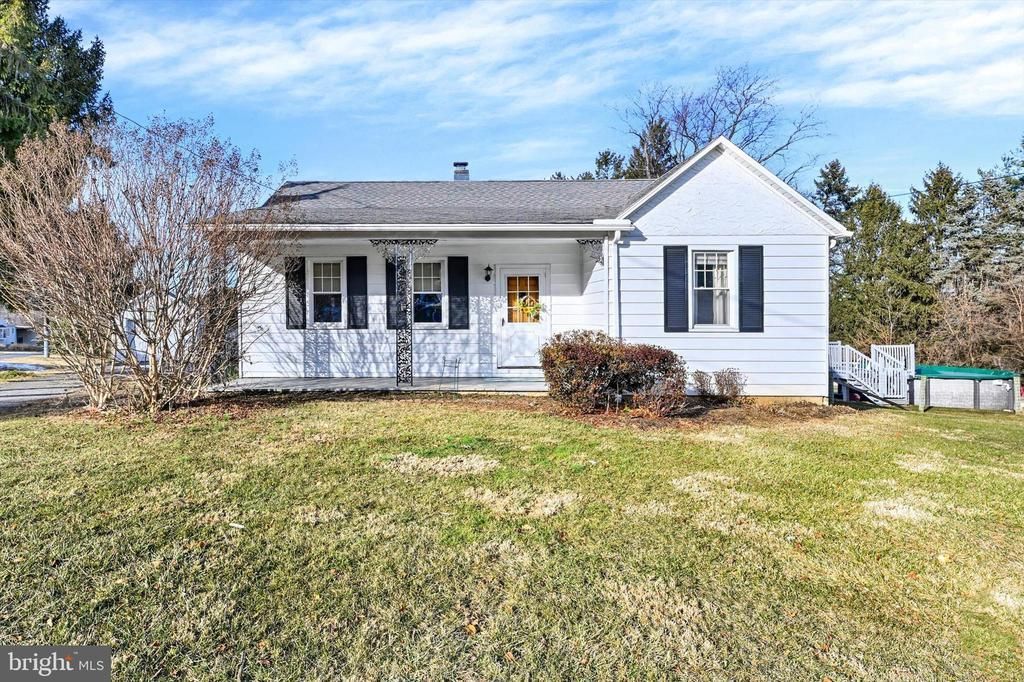 3049 E Prospect Road, York, PA 17402 Main Photo