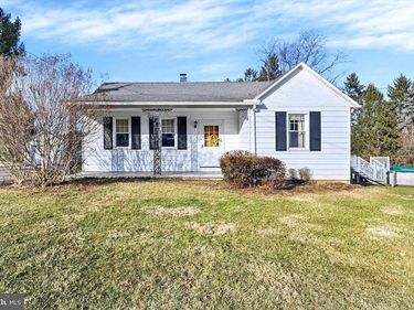 3049 E PROSPECT ROAD, YORK, PA 17402