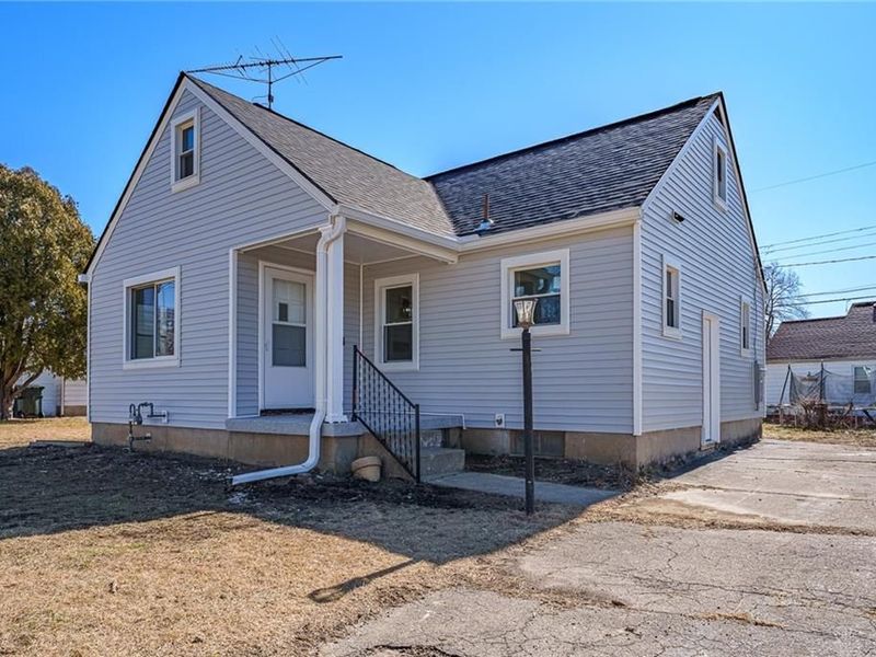 3250 Campus Drive, Dayton, OH 45406 Photo 1