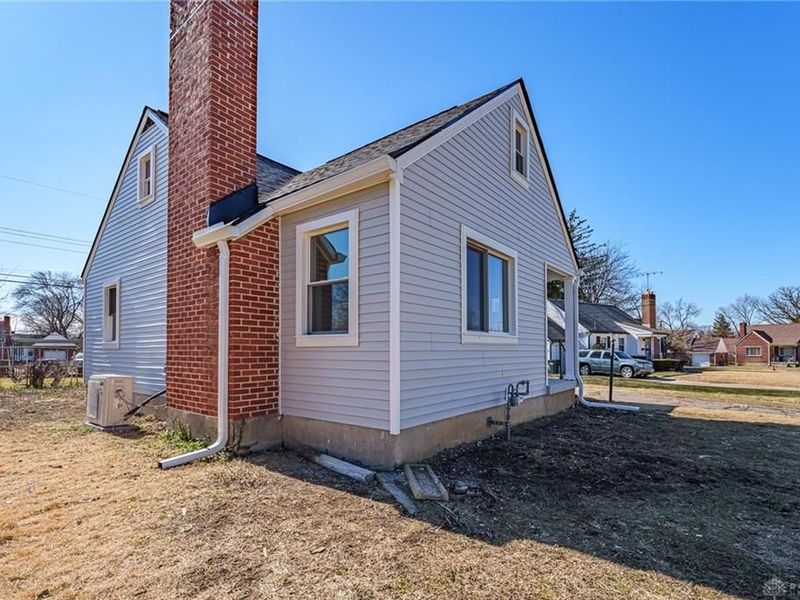 3250 Campus Drive, Dayton, OH 45406 Photo 4