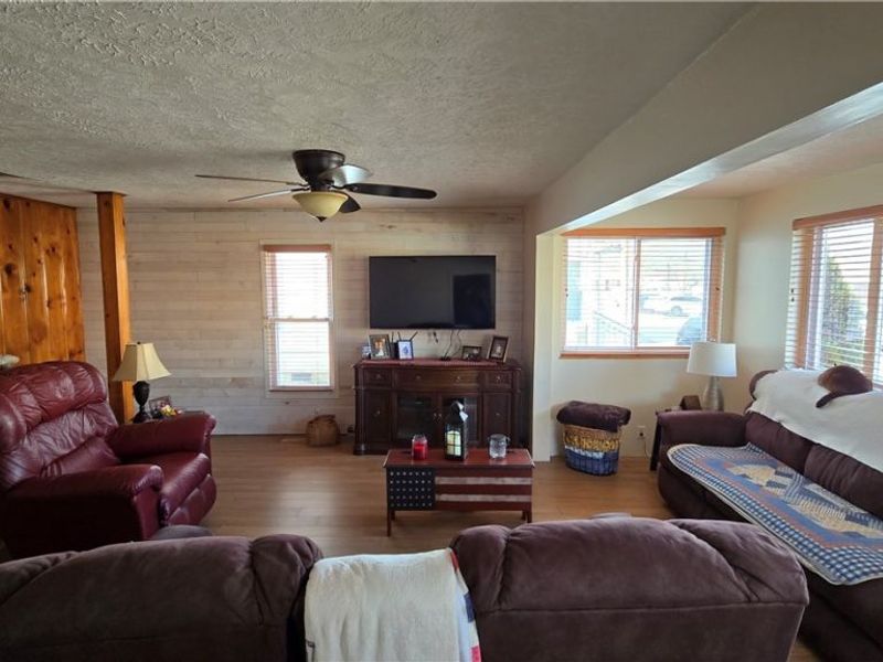 410 Mulberry Street, Elizabeth, WV 26143 Photo 9