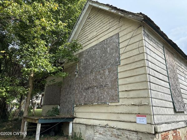 603 Depot Street , Paris, TN 38242