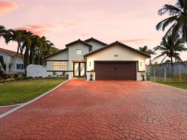 892 NW 136th Pl , Miami, FL 33182