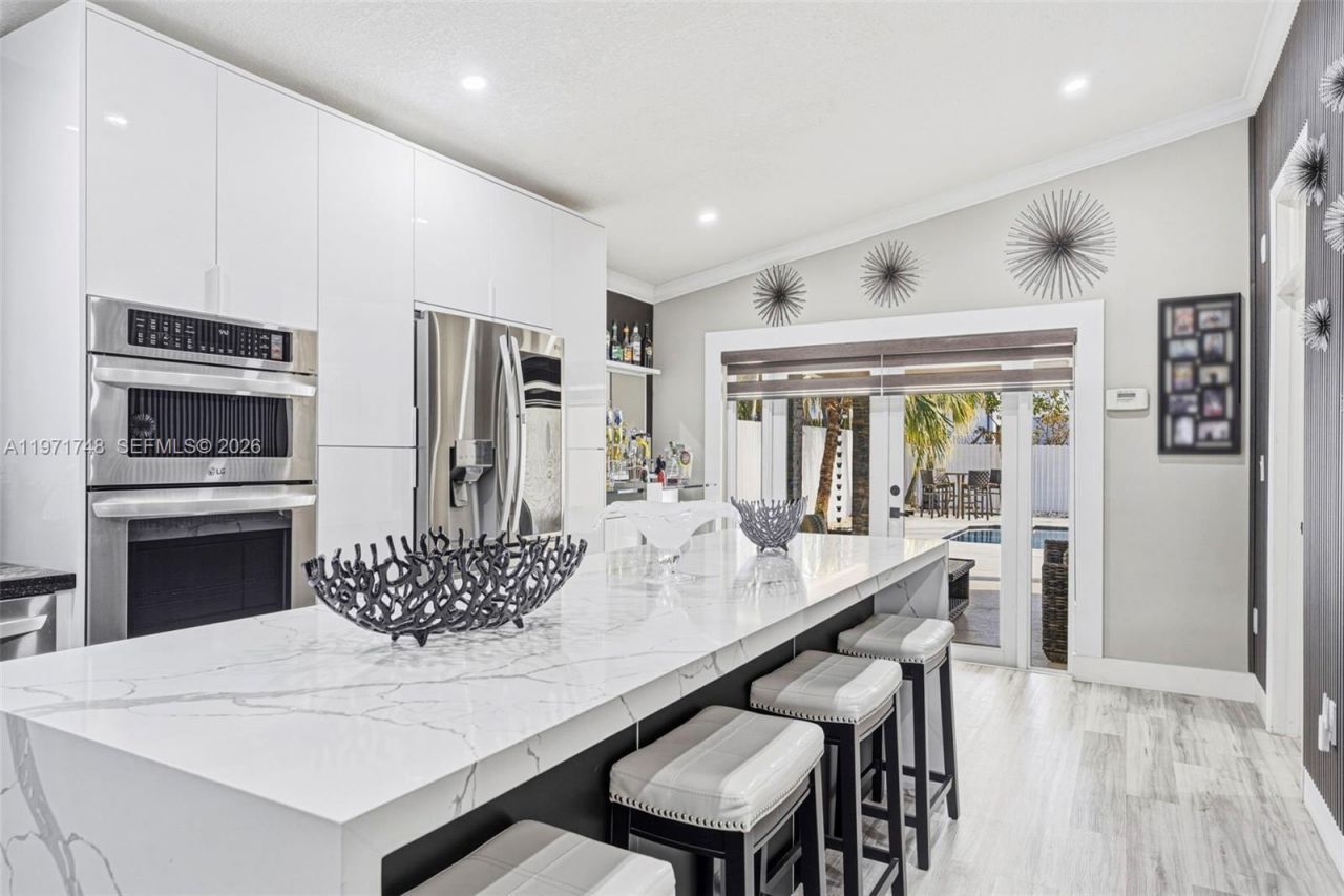 892 NW 136th Pl , Miami, FL 33182 Photo