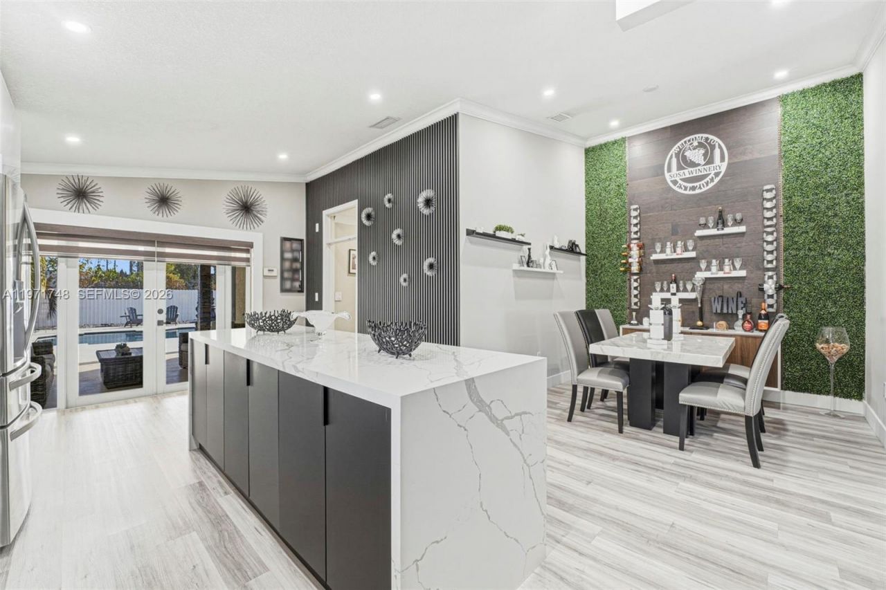 892 NW 136th Pl , Miami, FL 33182 Photo