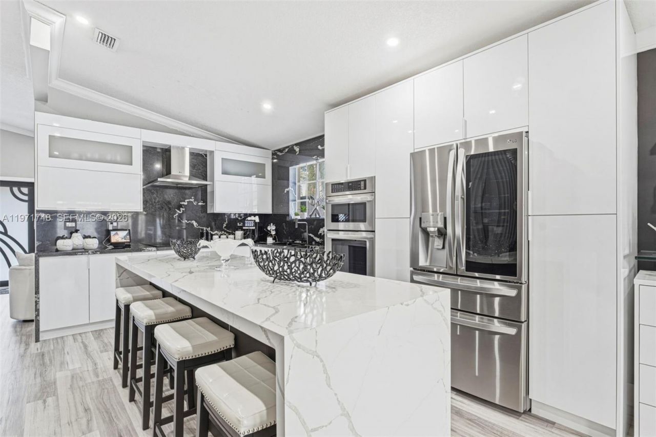 892 NW 136th Pl , Miami, FL 33182 Photo