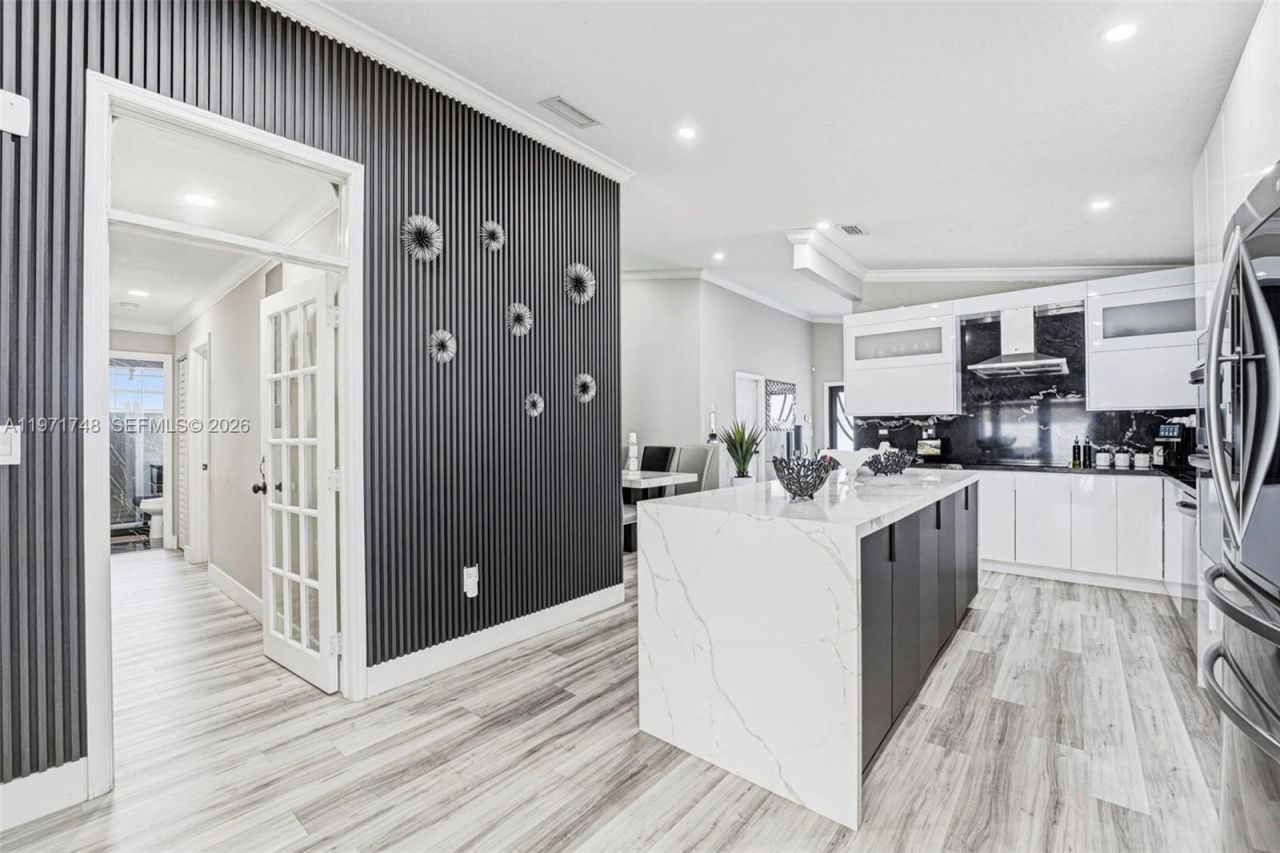 892 NW 136th Pl , Miami, FL 33182 Photo