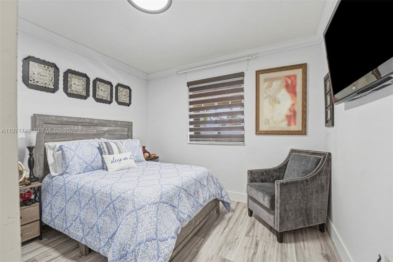 892 NW 136th Pl , Miami, FL 33182 Photo