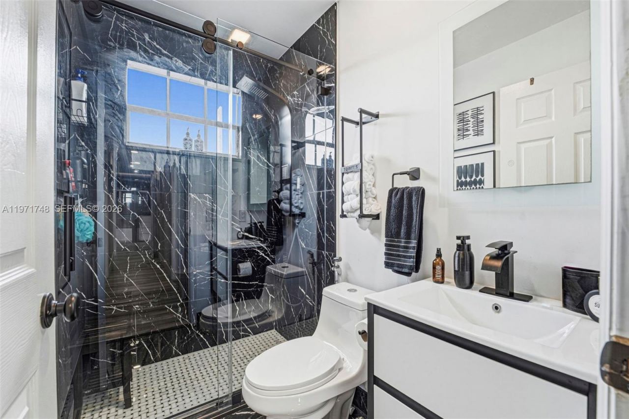 892 NW 136th Pl , Miami, FL 33182 Photo