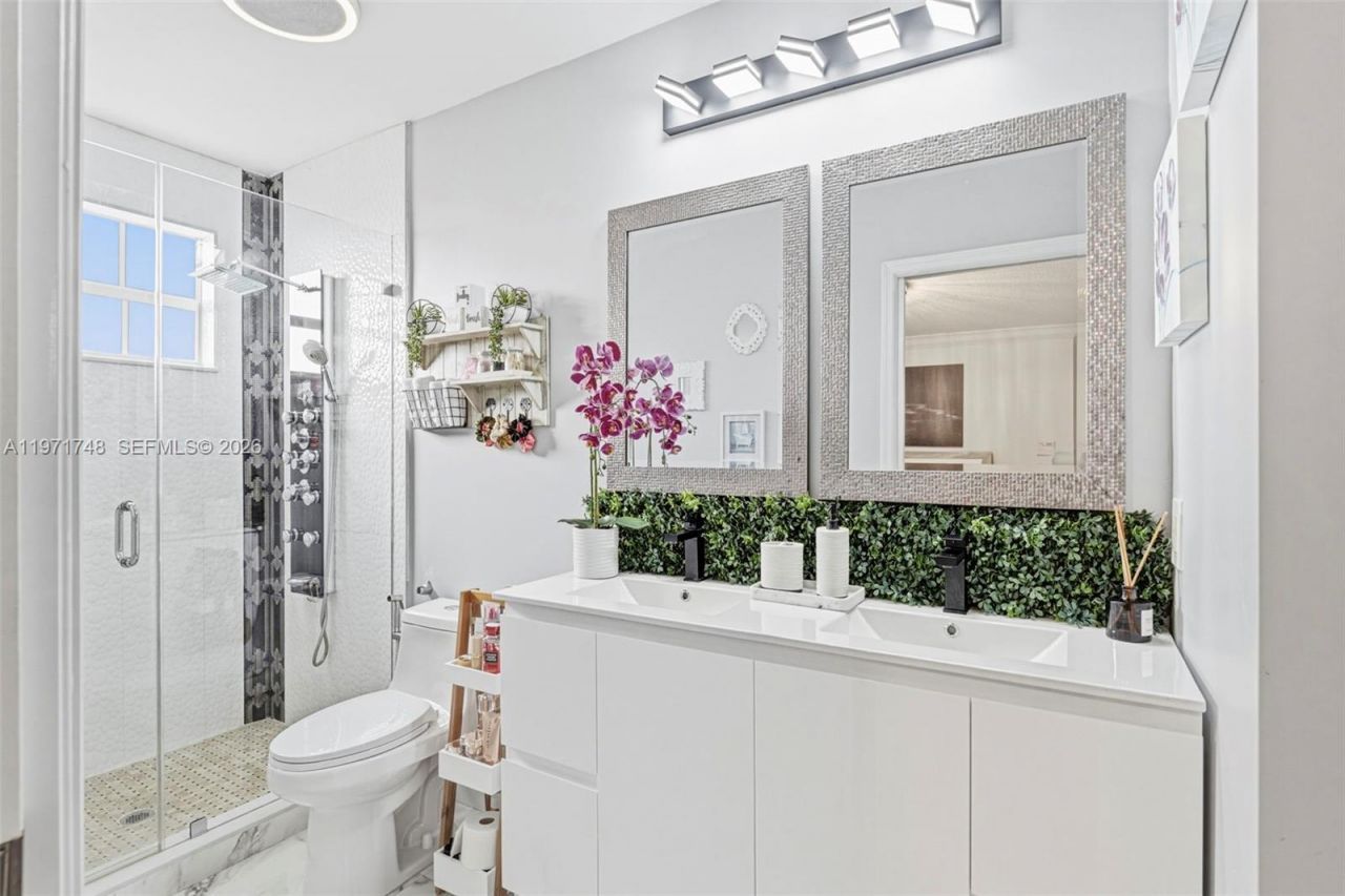 892 NW 136th Pl , Miami, FL 33182 Photo