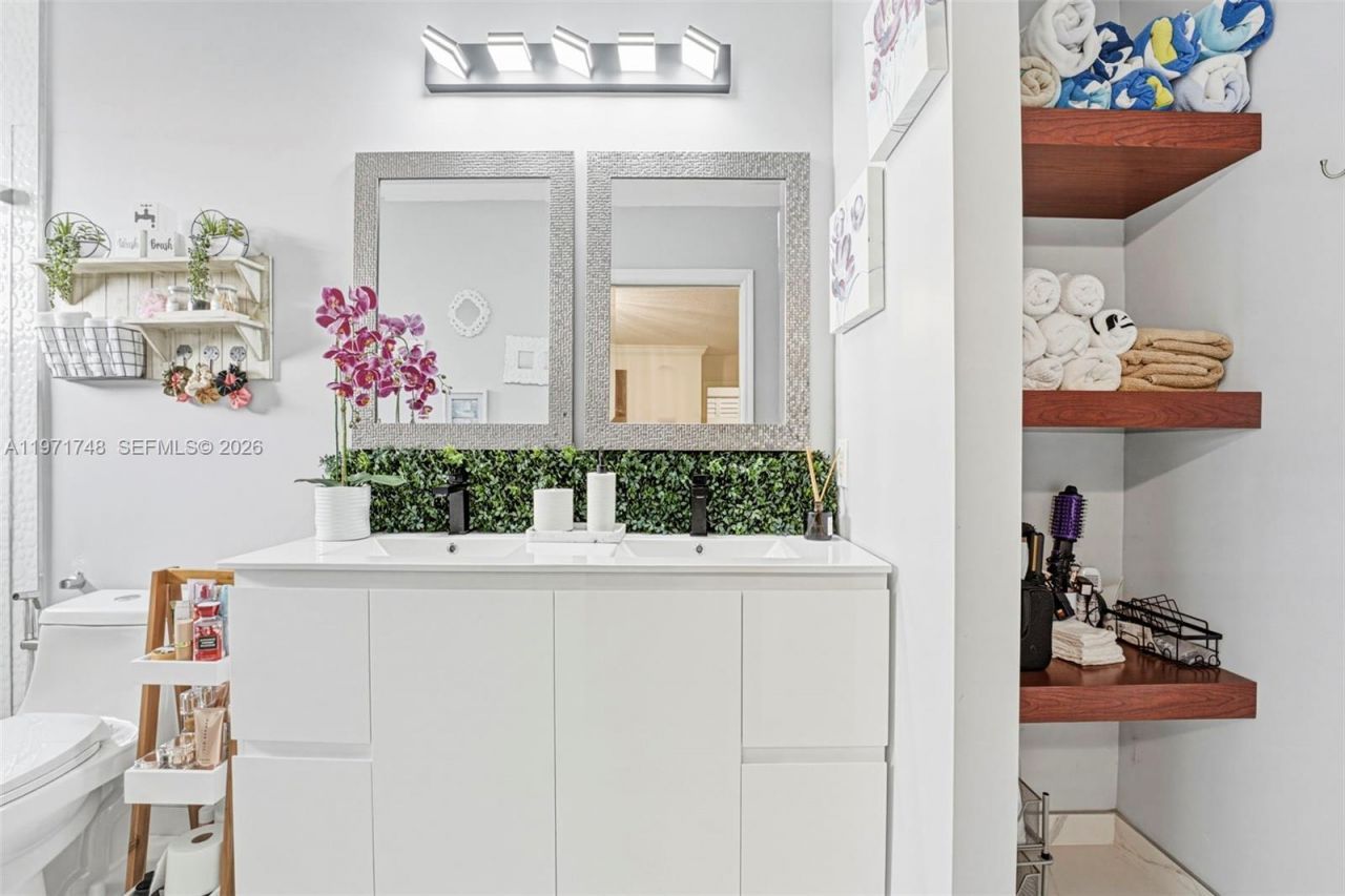 892 NW 136th Pl , Miami, FL 33182 Photo