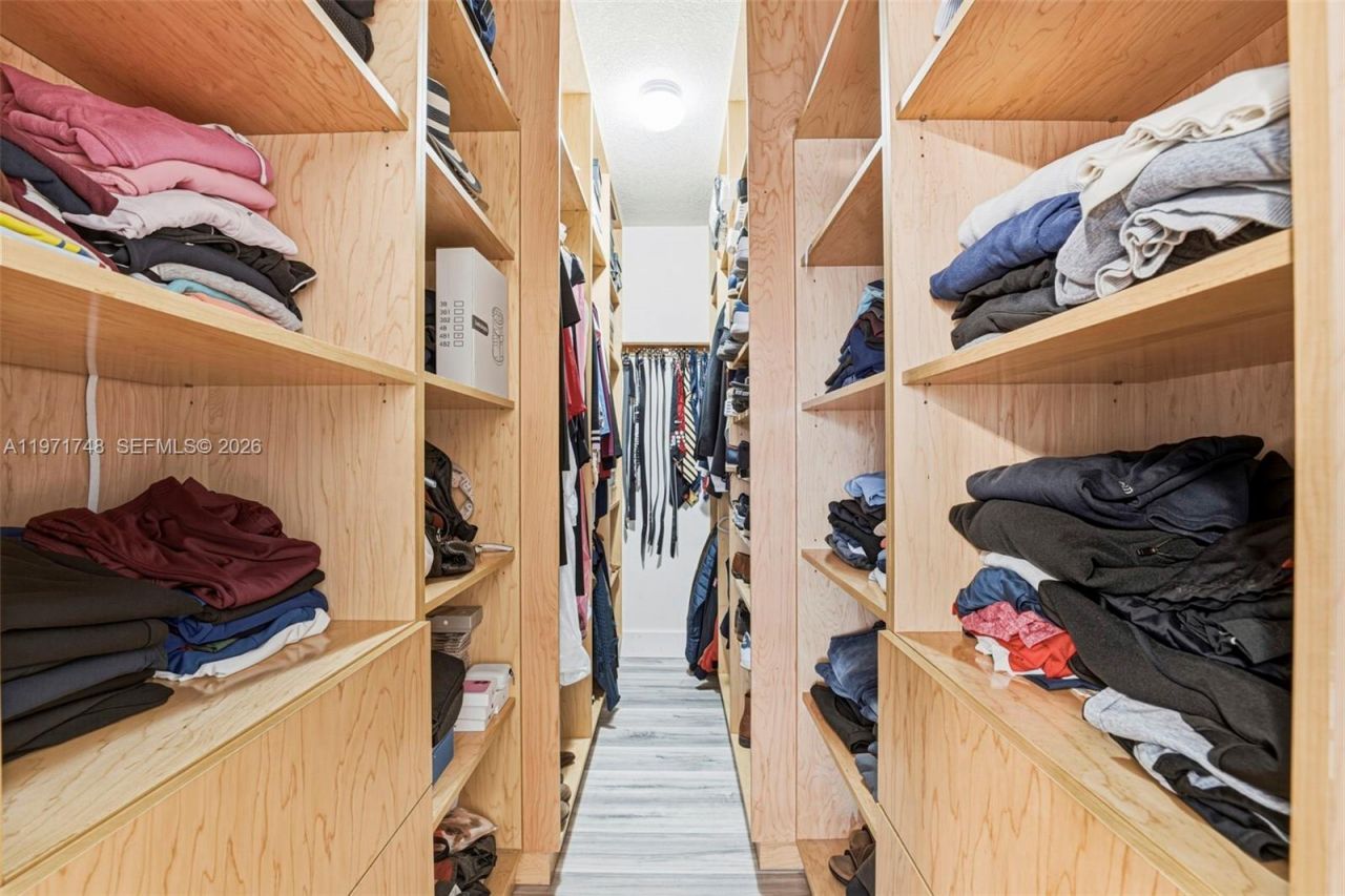 892 NW 136th Pl , Miami, FL 33182 Photo