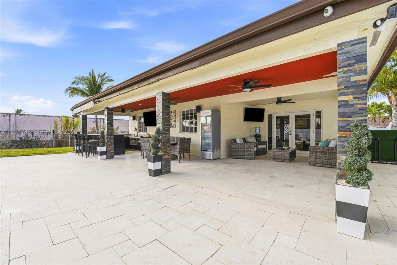 892 NW 136th Pl , Miami, FL 33182 Photo