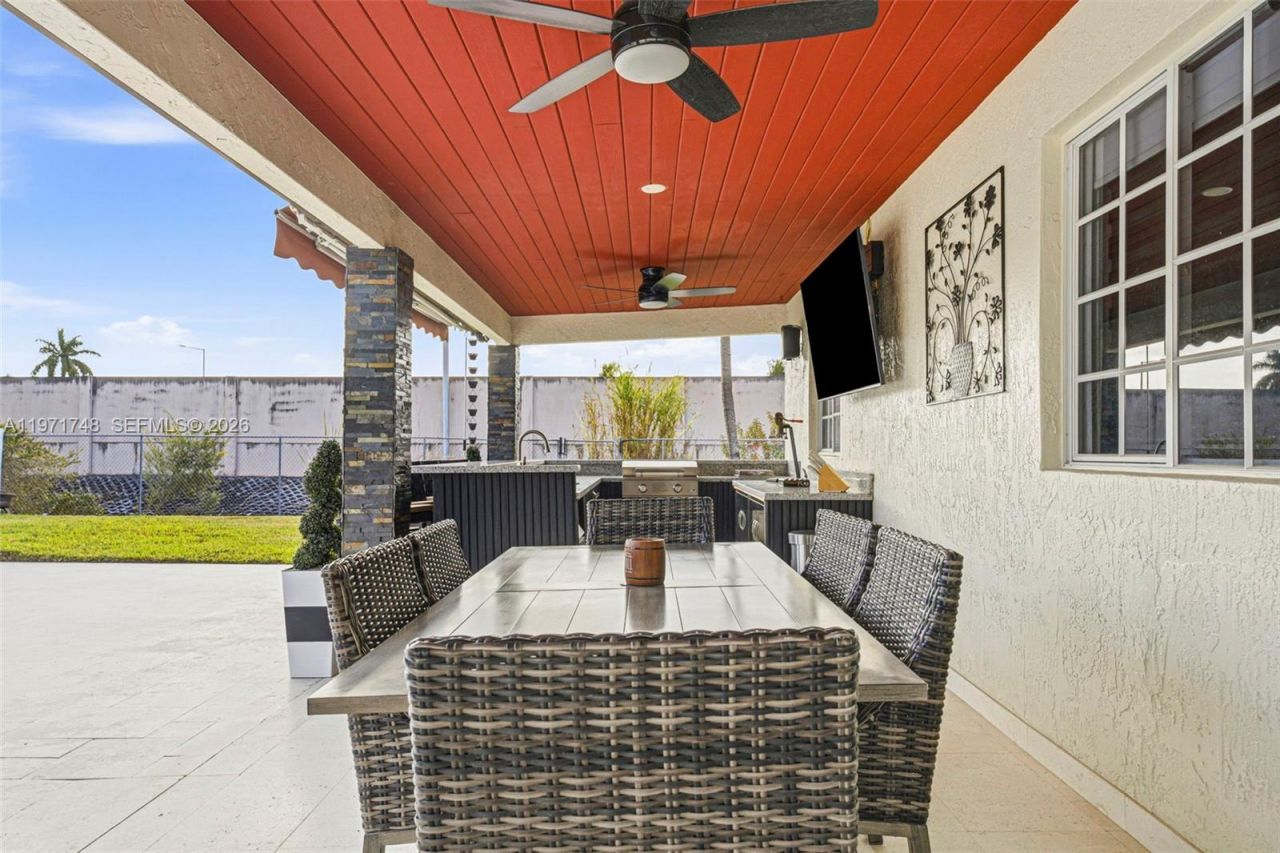 892 NW 136th Pl , Miami, FL 33182 Photo