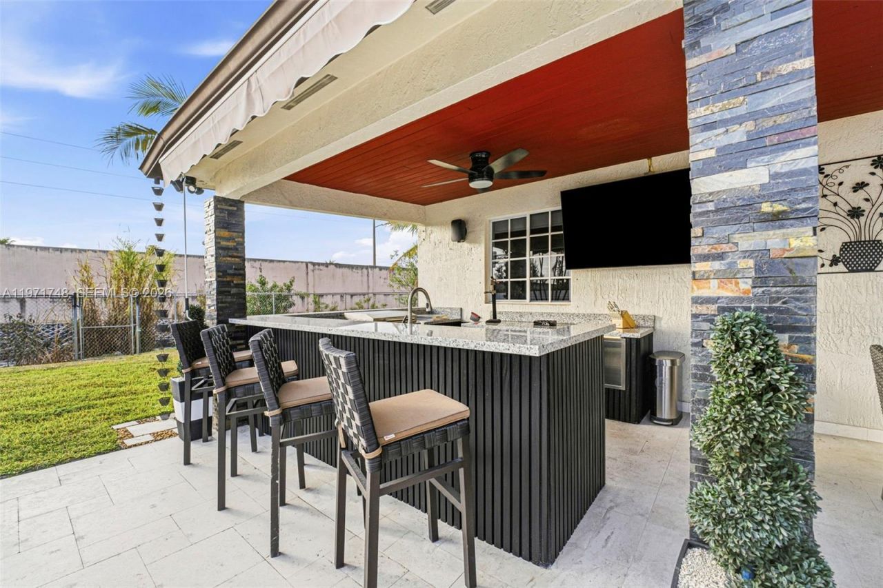 892 NW 136th Pl , Miami, FL 33182 Photo