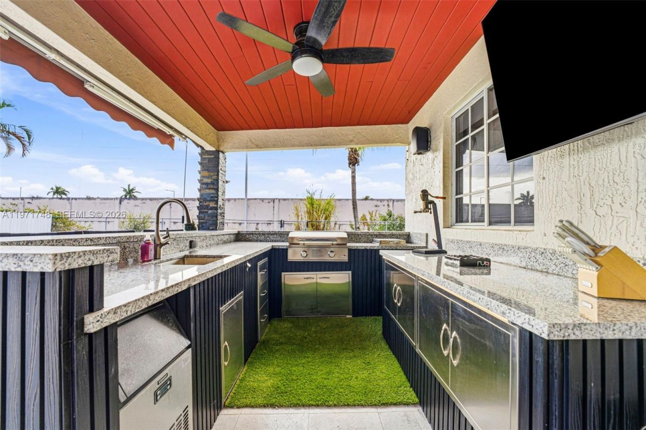 892 NW 136th Pl , Miami, FL 33182 Photo