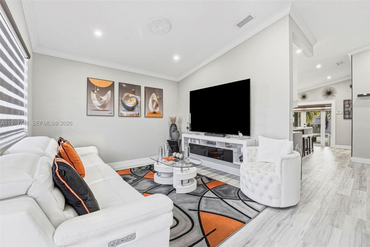 892 NW 136th Pl , Miami, FL 33182 Photo