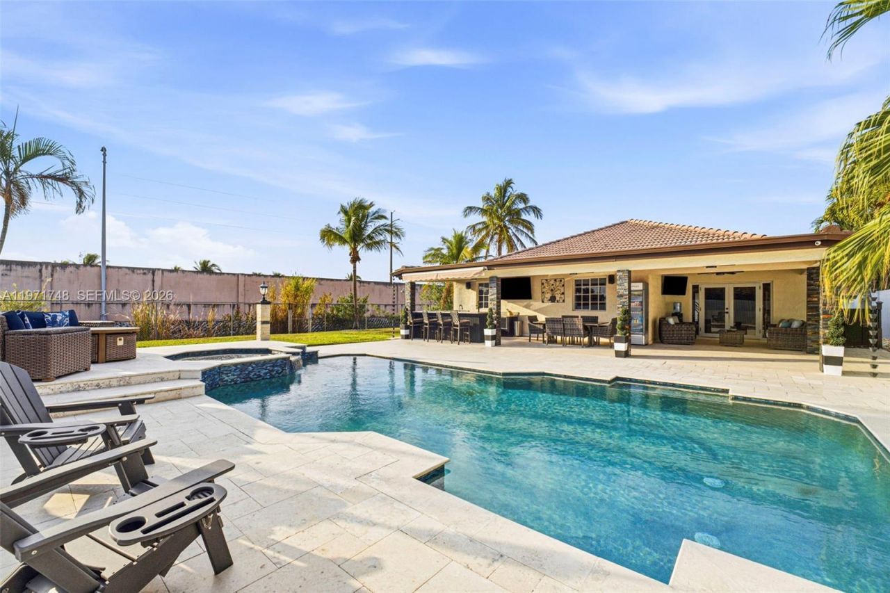 892 NW 136th Pl , Miami, FL 33182 Photo