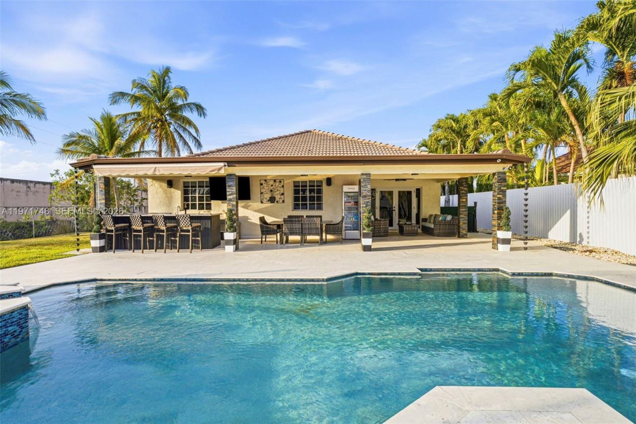 892 NW 136th Pl , Miami, FL 33182 Photo