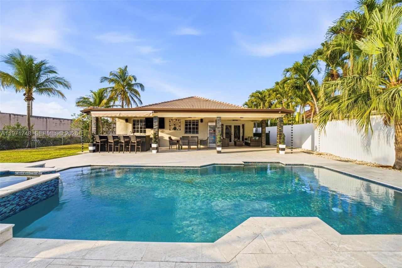 892 NW 136th Pl , Miami, FL 33182 Photo