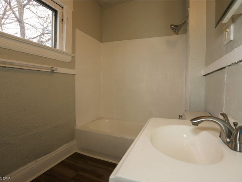 9409 Mount Auburn Avenue, Cleveland, OH 44104 Photo 7