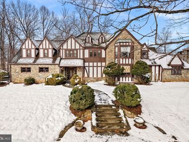 714 SENECA ROAD, GREAT FALLS, VA 22066