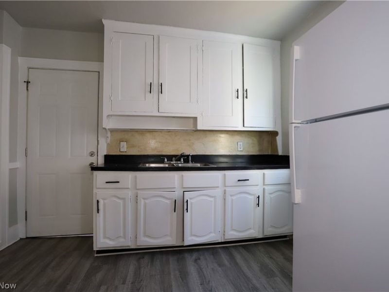 14308 Edgewood Avenue, Cleveland, OH 44128 Photo 8