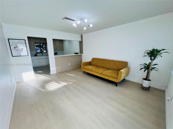 19133 NW 35th Ave, Miami Gardens, FL 33056