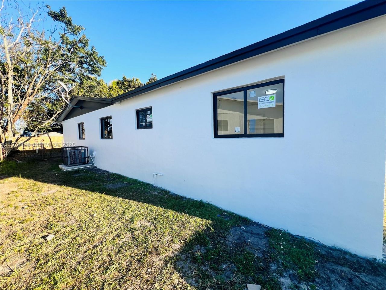 19133 NW 35th Ave, Miami Gardens, FL 33056 Photo